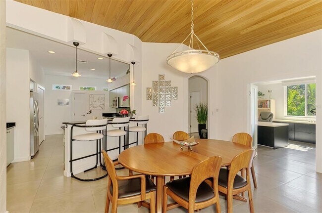 Building Photo - 412 Treasure Boat Way