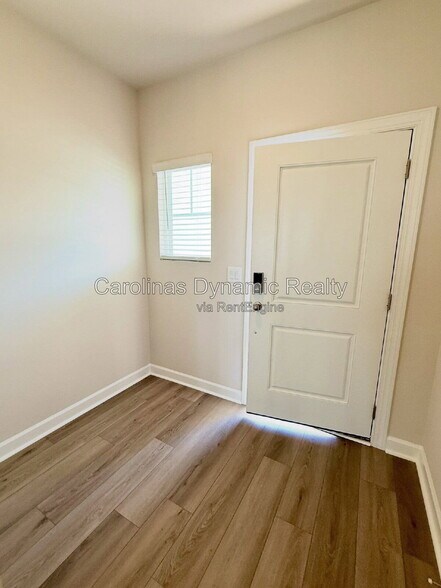 Building Photo - 1719 Braemar Vlg Dr