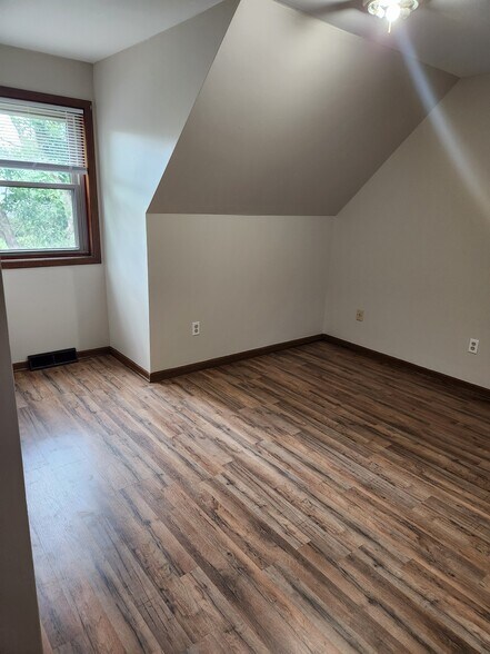 and airy! - 4304 E Santa Anna Dr
