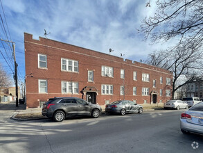 Building Photo - 1311 N Keeler Ave