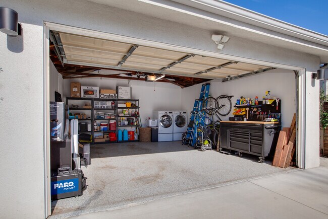 Building Photo - 12945 Welby Way