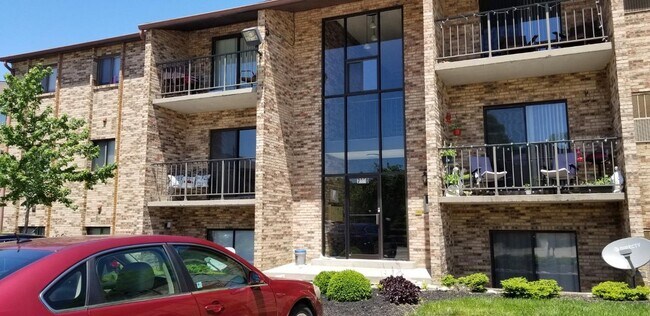 Exterior Building - 7230 Creekview Dr