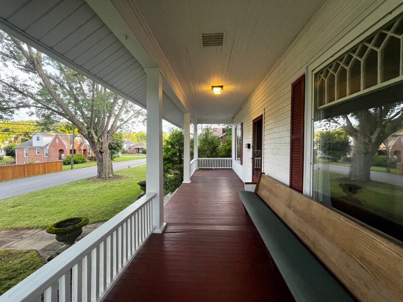 Building Photo - 628 Pisgah Dr