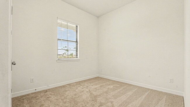 Building Photo - 14823 Mission Ave