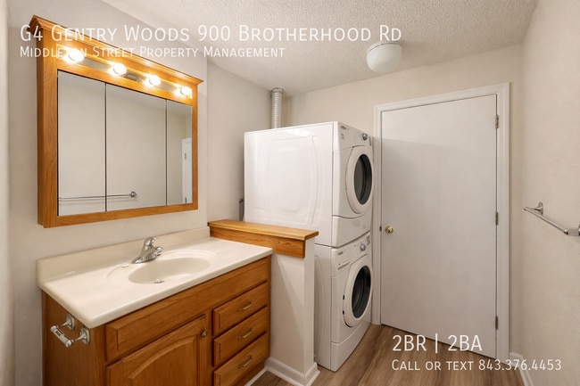 Building Photo - G4 Gentry Woods 900 Brotherhood Rd