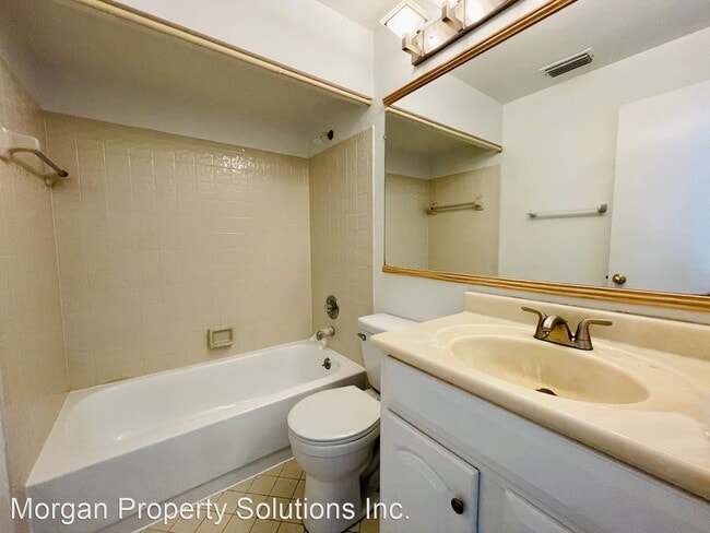 Building Photo - 3 br, 3 bath House - 3000 S. Semoran Blvd. #6