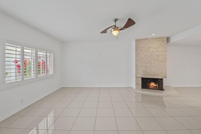 Building Photo - 2518 S Sierra Madre