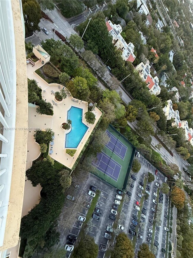 Building Photo - 2475 Brickell Ave