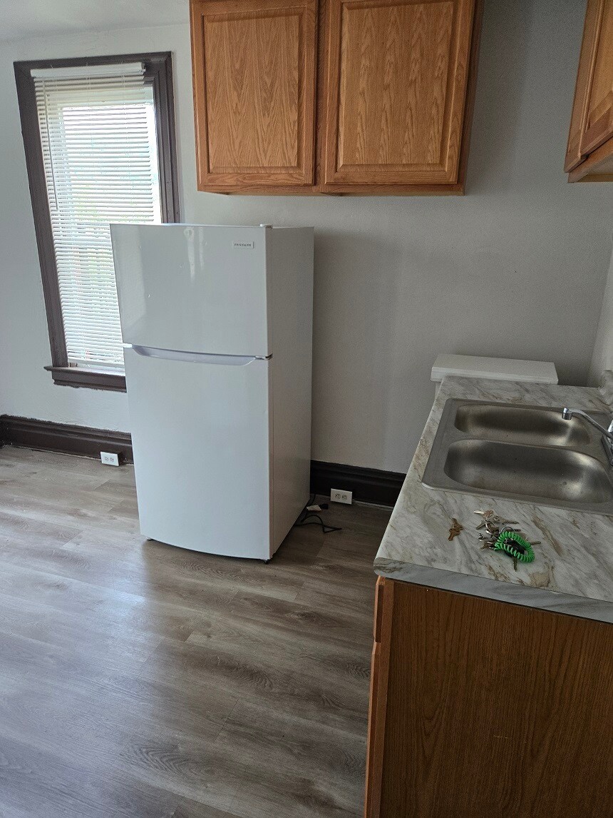 Building Photo - 608 2nd St