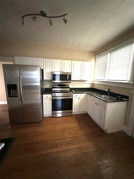 Building Photo - 616 37th St