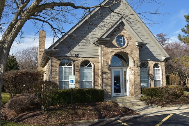 Building Photo - 35 Foxcroft Rd