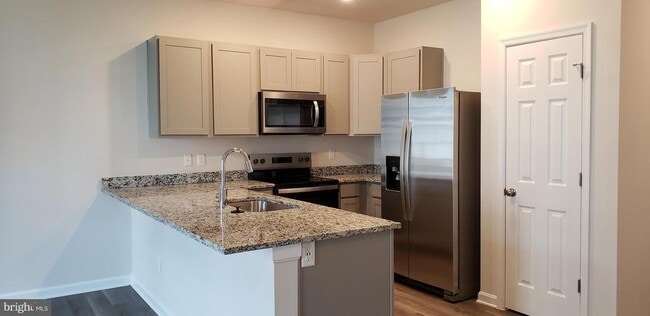Building Photo - 164 Caterpillar Dr