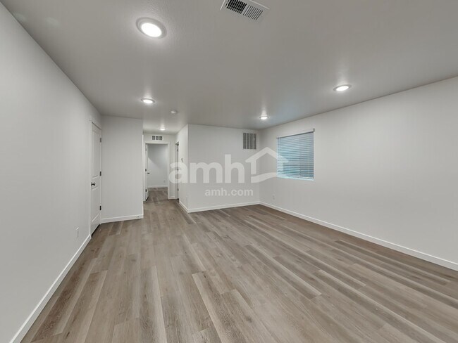 Building Photo - 26143 E Calhoun Pl