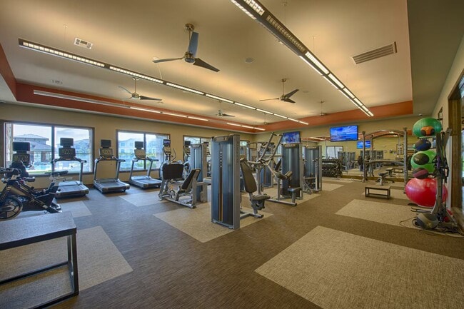 Building Photo - Stylish Space, Prime Location