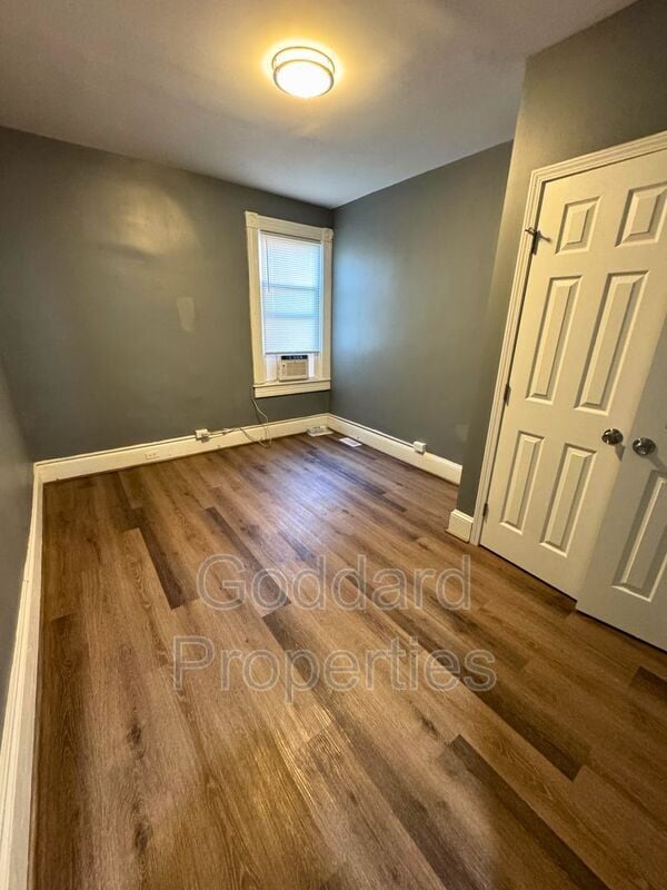 Building Photo - 1313 E North Ave