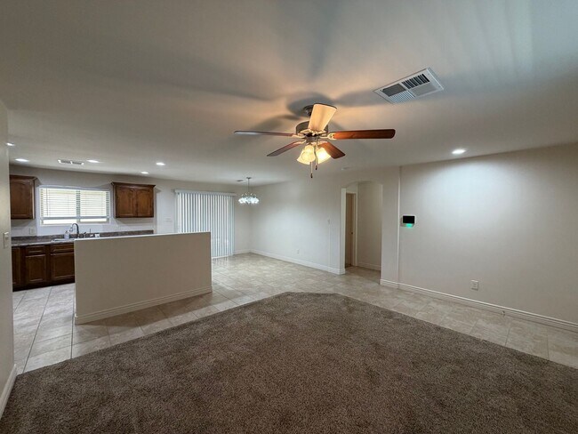 Building Photo - NICE 3 BED BATH WITH SOLAR!