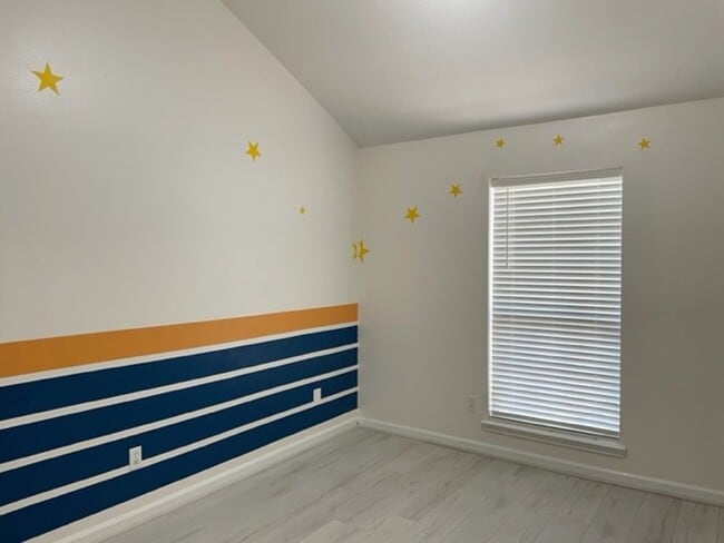 Building Photo - 7114 Glen Rosa Dr