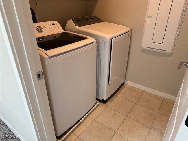 Building Photo - 2384 Switchback Valley Street