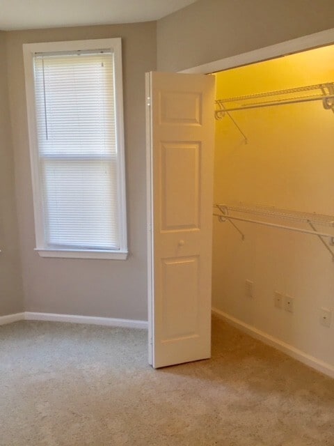 Building Photo - Upgraded 2 Bed/2 Bath plus Den HOME 1100 sq ft. Unit...A Must See!!!