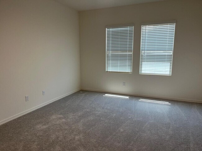 Building Photo - 4466 N 100th Dr