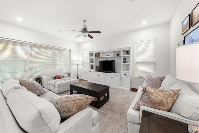 Building Photo - 16705 Horondelle Dr