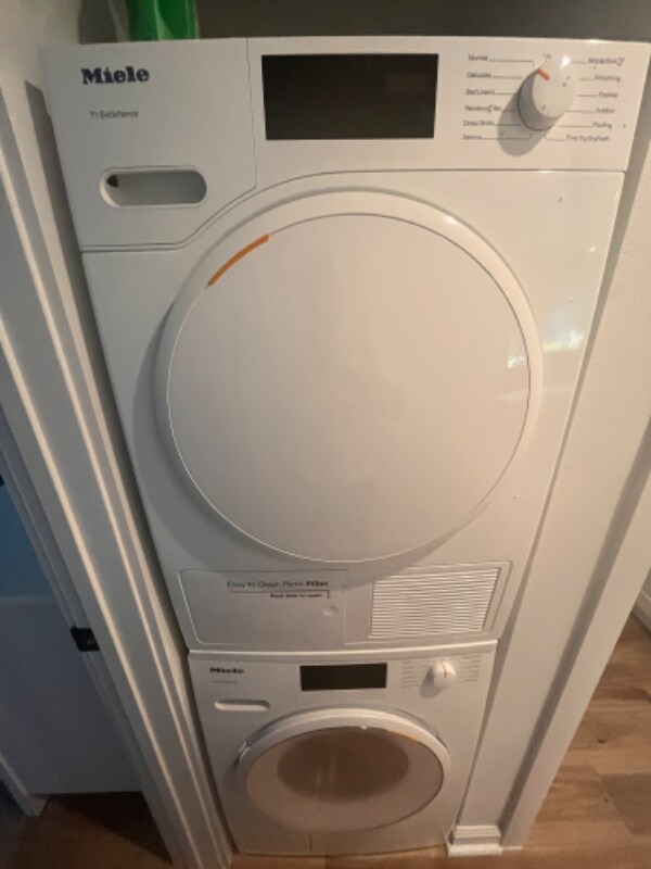 Building Photo - 615 Azalea Ln