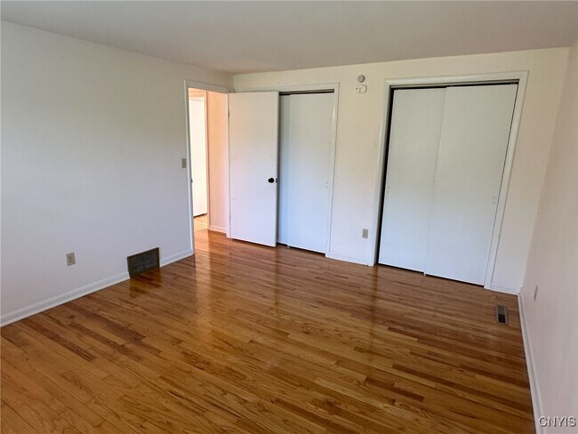 Building Photo - 6846 Crystalwood Dr