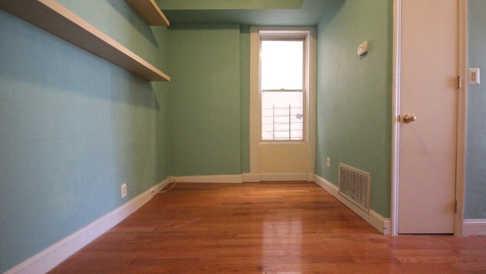 Building Photo - 421 Franklin Ave