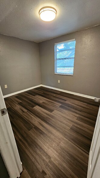 Building Photo - 101 S Forest St