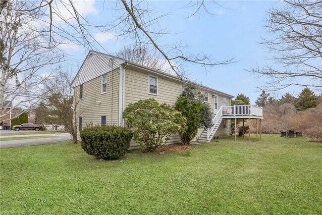 Building Photo - 384 Valley Rd