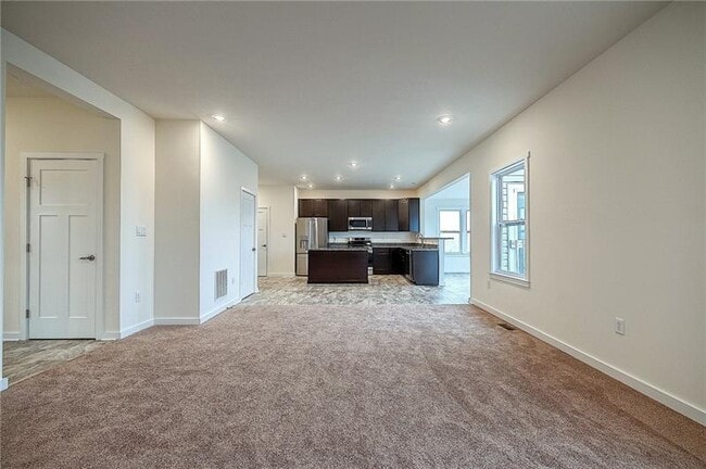 Building Photo - 123 Foxhound Dr