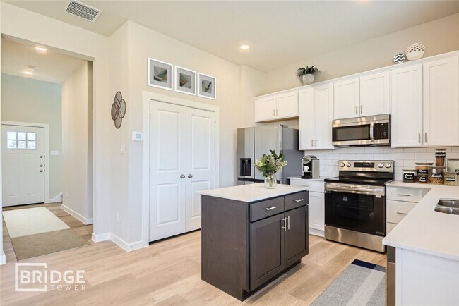 Building Photo - 2203 Kincaid Ln