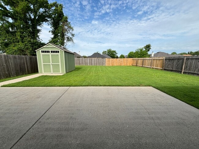 Building Photo - BEAUTIFUL SOUTH BOSSIER HOME NEAR BAFB