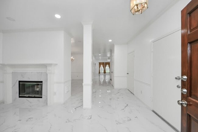 Building Photo - 3138 Waters View Dr