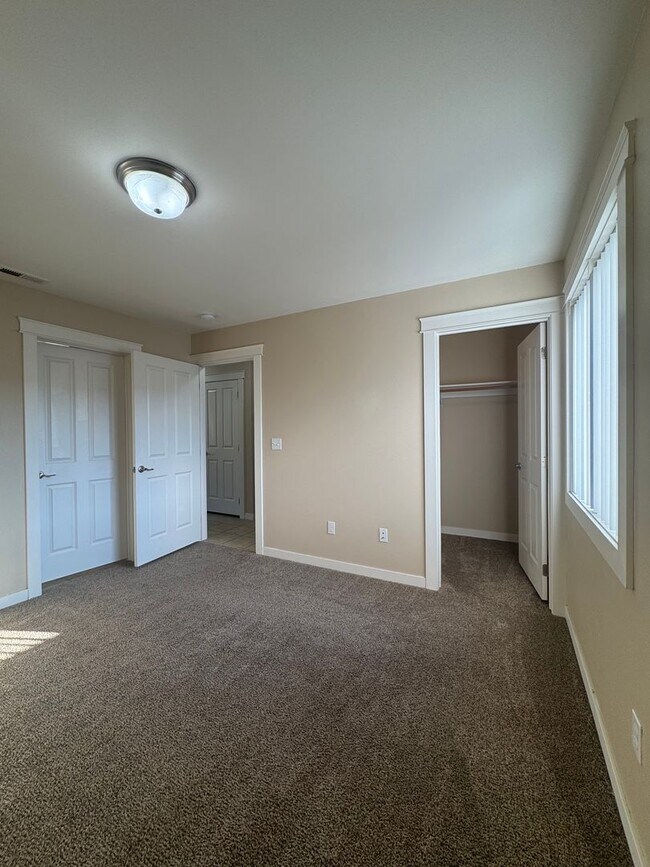 Building Photo - Cambridge Place I - 2233