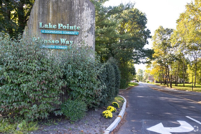 Building Entrance - The Shores at Lake Point
