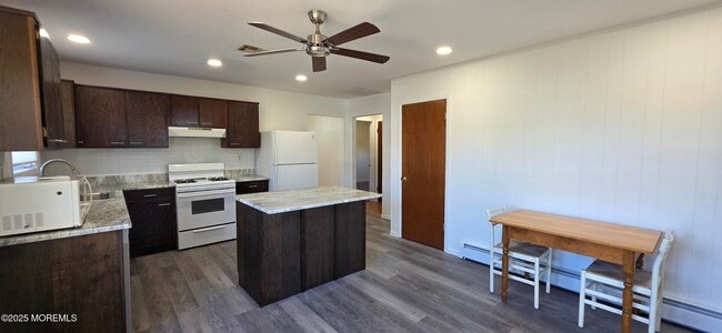 Building Photo - 90 Rodhos St