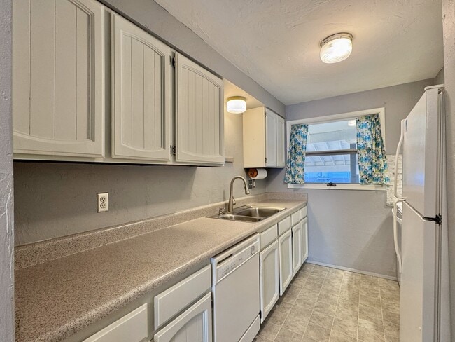 Building Photo - 3264 Mendenhall Loop Rd