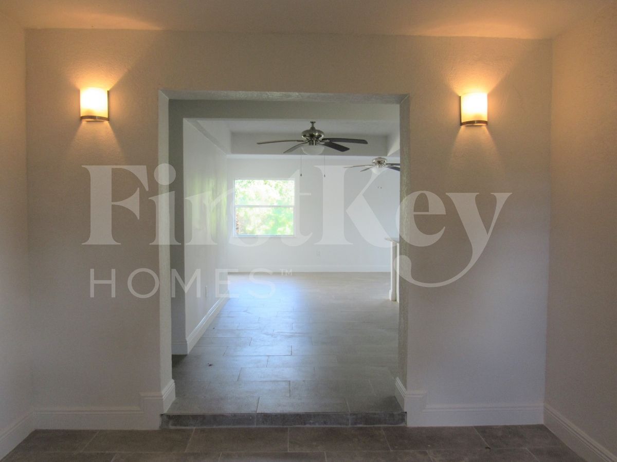 Building Photo - 7347 Barragan Rd