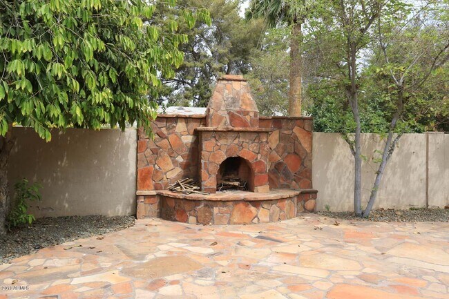 Building Photo - 4420 N 46th Pl