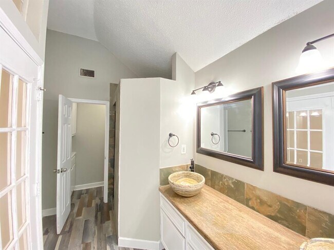 Building Photo - 4315 Palmer Plantation Dr