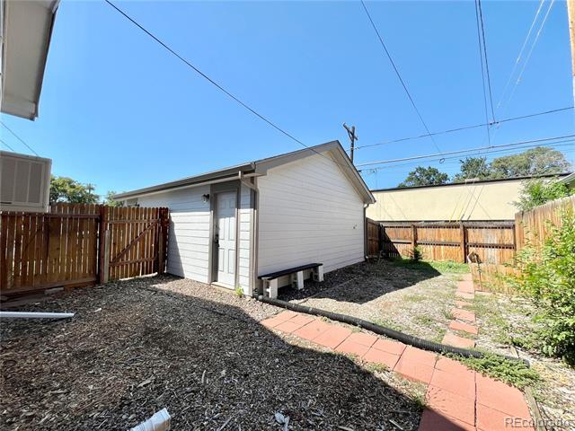 Building Photo - 1617 W 39th Ave