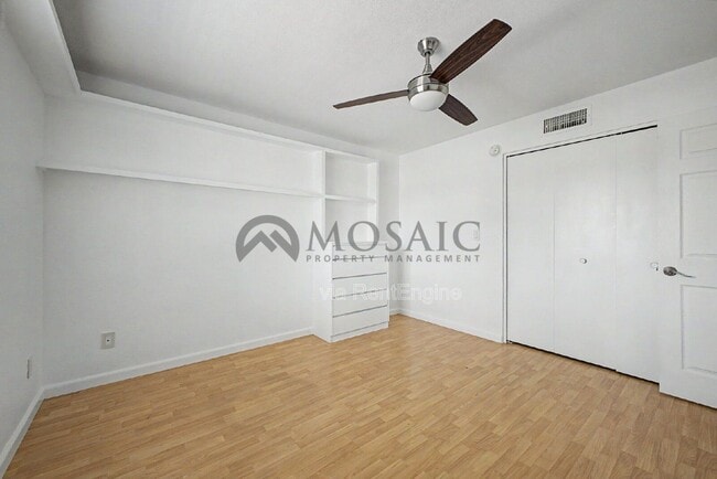 Building Photo - 4444 E Paradise Vlg Pkwy S