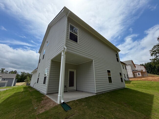 Building Photo - Brand New 4/3.5 House in West Rome- $2,195