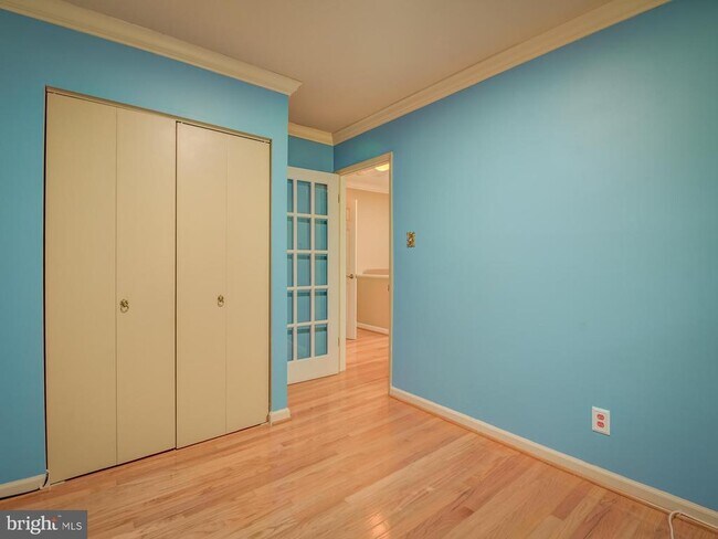 Building Photo - 514 S Henry St