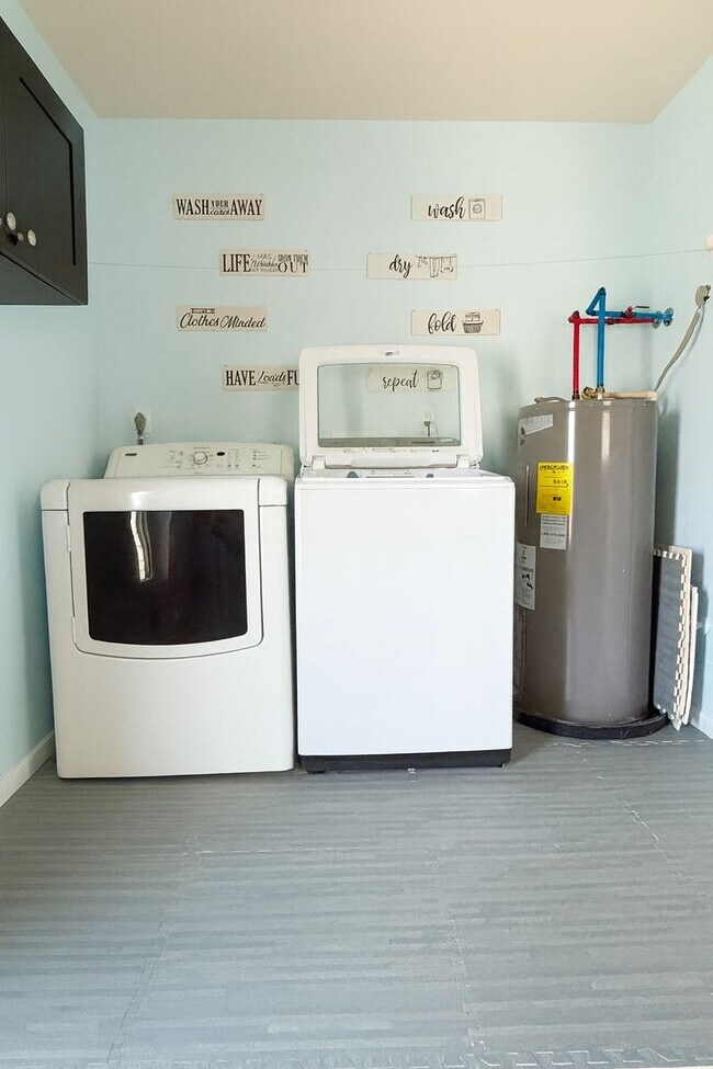 Building Photo - Stunning 3-Bedroom Pool Home in Lehigh – Completely Renovated with Resort-Style Living!