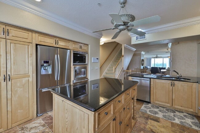 Building Photo - 1593 Pinellas Bayway S