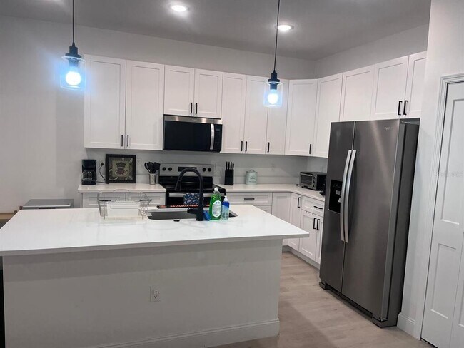 Building Photo - 1597 Kerman St