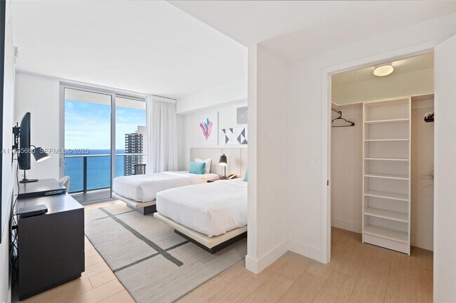 Building Photo - 4010 S Ocean Dr