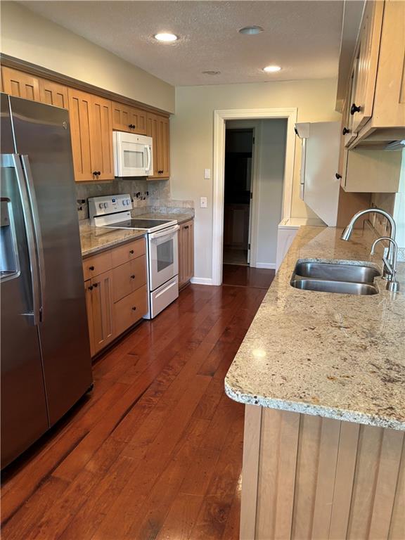 Building Photo - 300 N Windward Dr